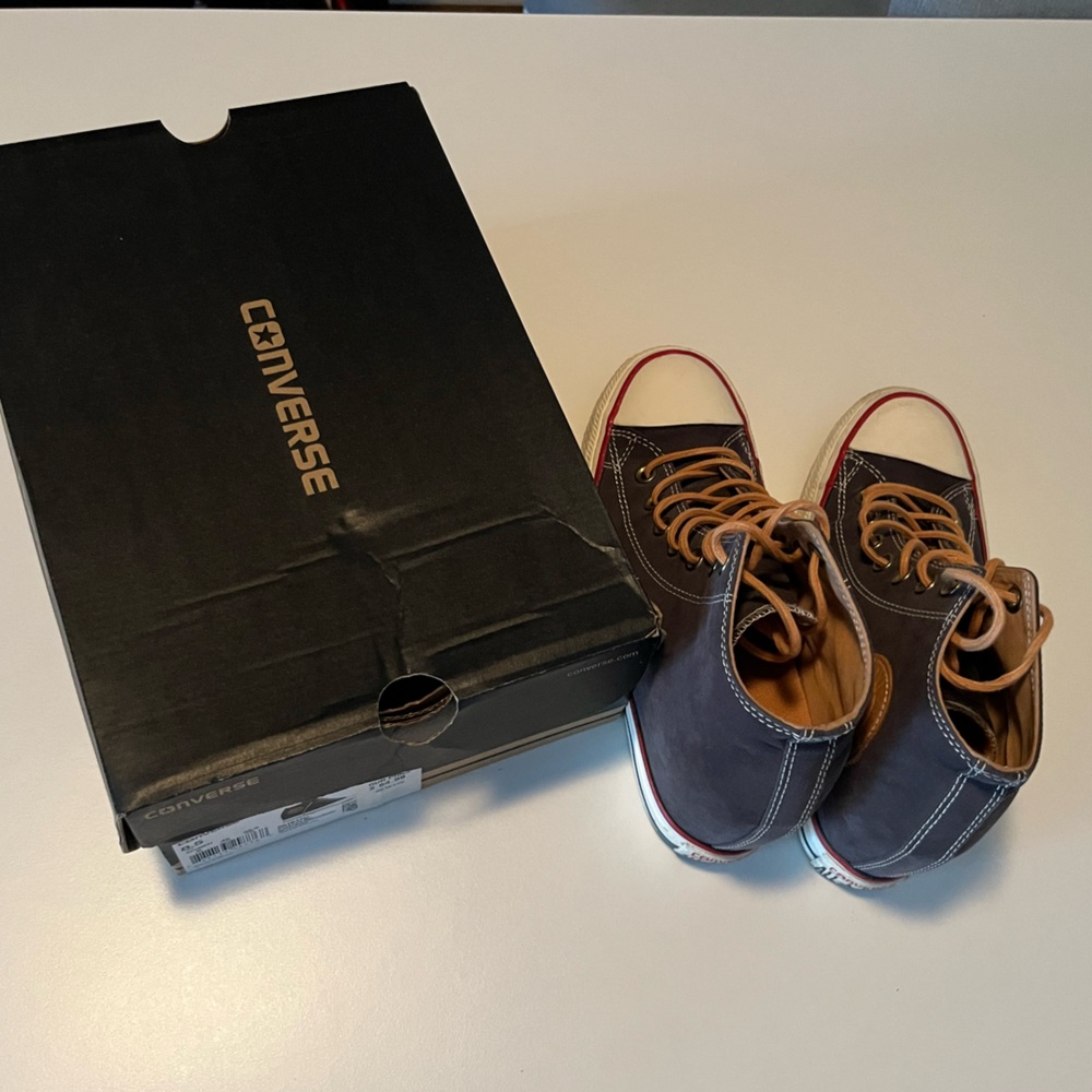 Converse for her